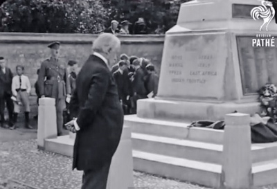 Lloyd George unveils the Thame War Memorial in 1921 - captured on film by Pathe News