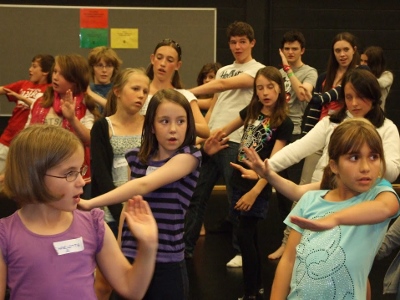 youth_theatre (400x300)