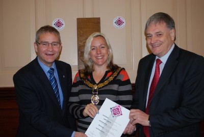 Graham Hunt, Cllr Nichola Dixon and Phil Stratton